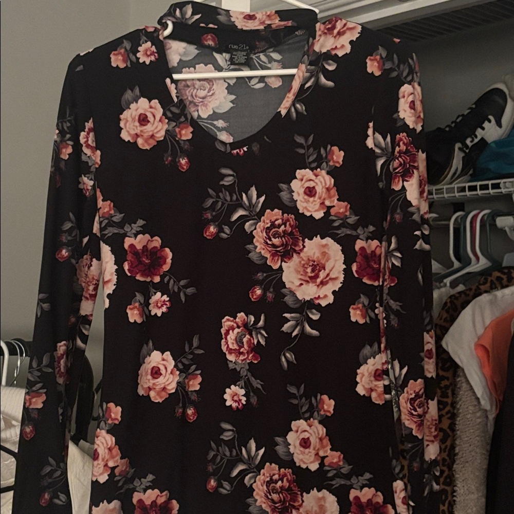 Flowered Room, 21 Shirt Women’s Size Medium